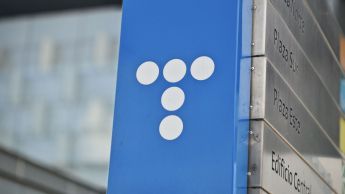 Telef&#243;nica gana 989 millones hasta septiembre, un 21&#39;7% menos
