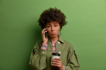 El 23% de los jóvenes nunca responde llamadas y el 56% asocia una llamada inesperada con malas noticias