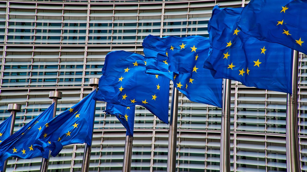 Bruselas abre a contrarreloj la revisión de sus normas de fusiones