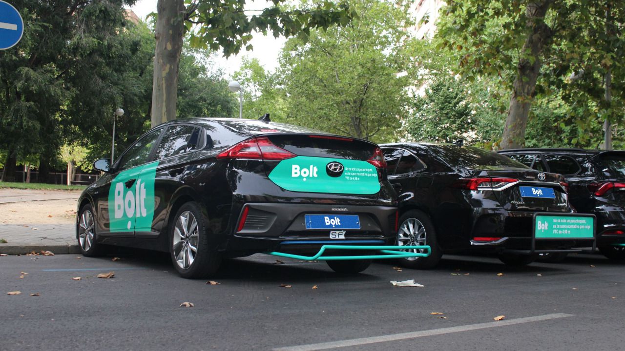 Vehículos de Bolt en Barcelona modificados para cumplir con la normativa actual