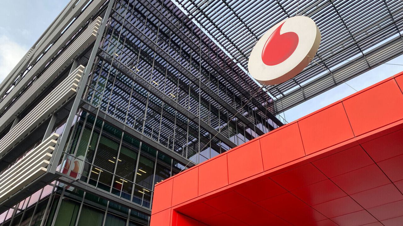 Telefónica y MasOrange mueven ficha: los escenarios reales detrás de una posible absorción de Vodafone España