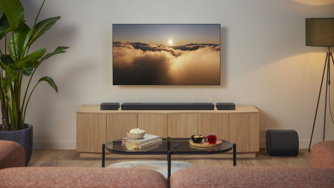 Las nuevas barras de sonido JBL llevan el audio cinematográfico al hogar con IA, Dolby Atmos y diseño modular