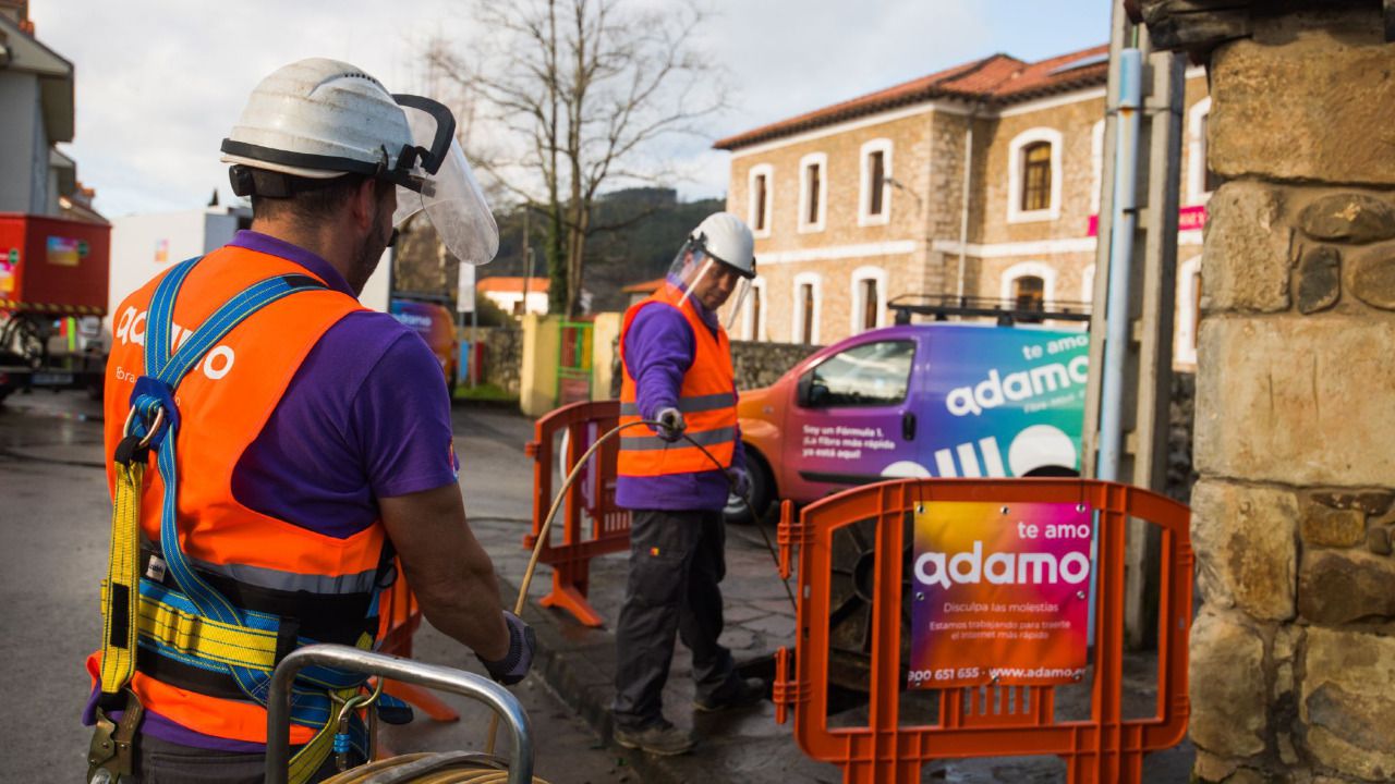 Adamo inicia un ERE que afectará al 31,5% de su plantilla por tensiones económicas y reestructuración interna