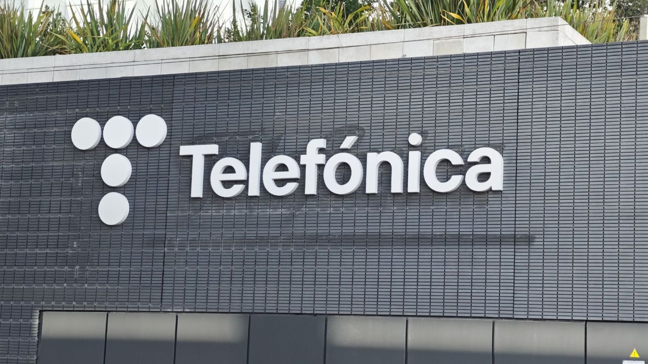 La CNMC frena la subida de precio de la línea fija no empaquetada propuesta por Telefónica