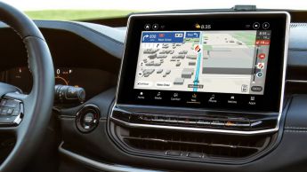 Stellantis integra la plataforma 4screen en sus coches para ofrecer contenido en tiempo real