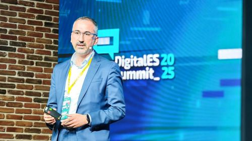 Marius Varzaru, CEO de Digi España, durante su intervención en DigitalES Summit 2025