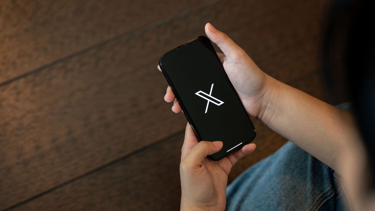 El porno vuelve a X (Twitter): verificación con DNI o selfie para consumir contenidos NSFW