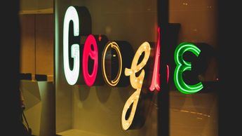 Google esquiva la venta de Chrome pero deberá compartir datos de búsqueda con sus rivales
