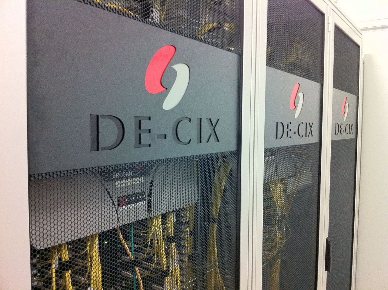 DE-CIX lanza el primer Punto de Intercambio de Internet especifico para inteligencia artificial