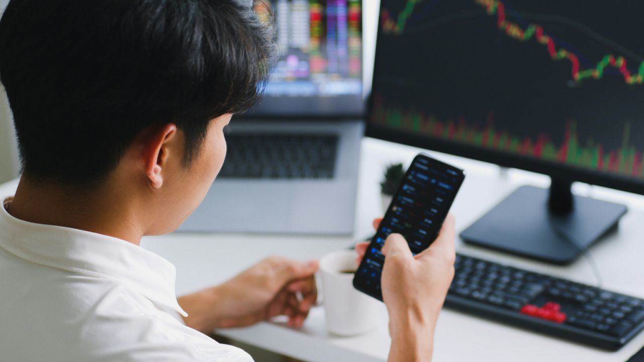 Dónde mejoran los traders: Aprende a gestionar el riesgo, leer señales y pensar como un profesional