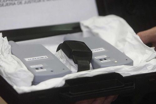 Igualdad licitará de nuevo el contrato de las pulseras antimaltrato con mejoras técnicas