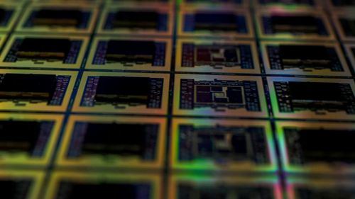 La UE refuerza su apuesta por los semiconductores con la coalición Semicon y un Chips Act 2.0