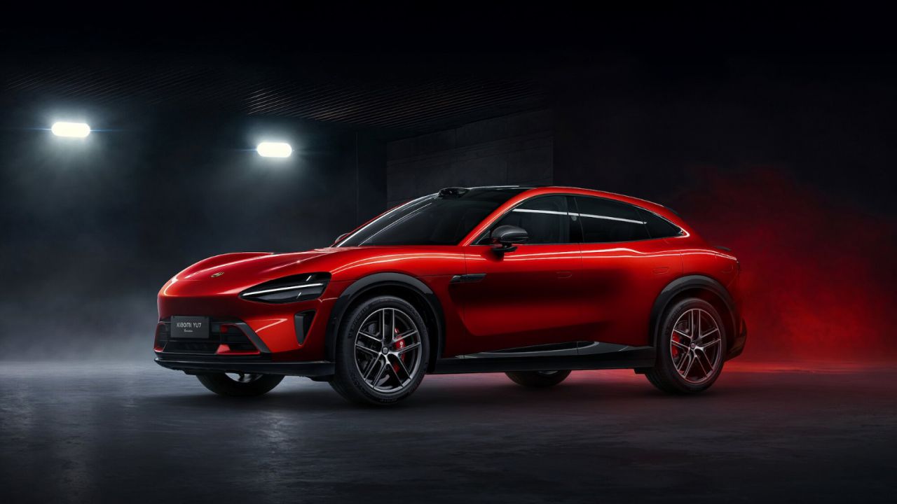 Xiaomi YU7 Ultra Velocity Red