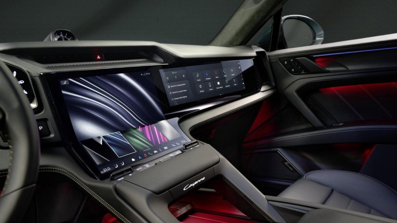 Un primer vistazo virtual a la nueva pantalla curva del Porsche Cayenne Electric