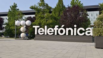 Telefónica encamina la venta de su filial de Chile con una oferta de Entel y América Móvil