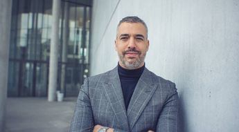 La historia de Jorge Díez, el diseñador industrial gallego creador de la nueva identidad de Seat y Cupra