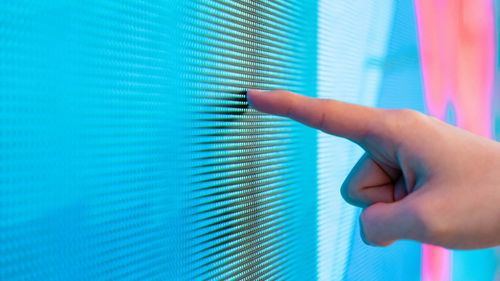 El mercado AMOLED se estanca en 2025 pese al impulso de los smartphones y portátiles OLED