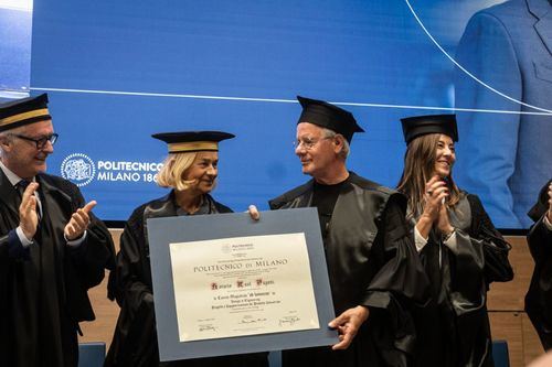 Horacio Pagani recibe el premio honorífico “Laurea ad Honorem” en el Politécnico de Milán