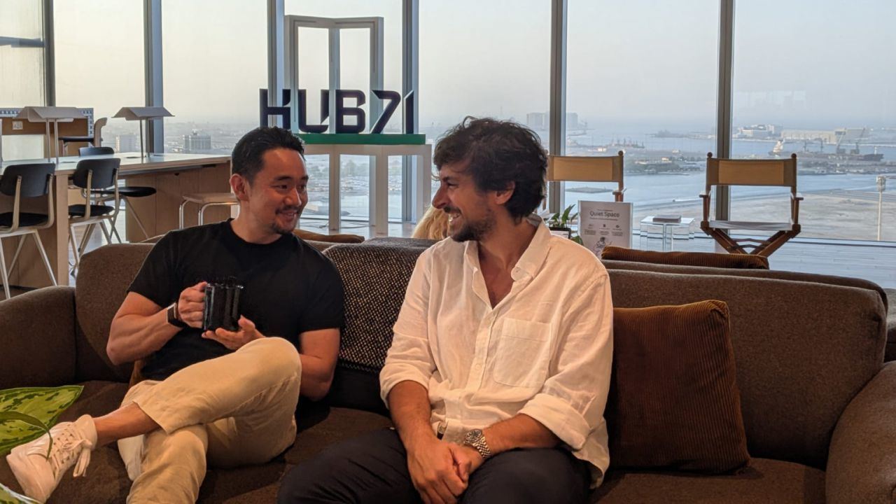 Koh Onozawa y Cristian G. Pastrana, cofundadores de eVoost AI