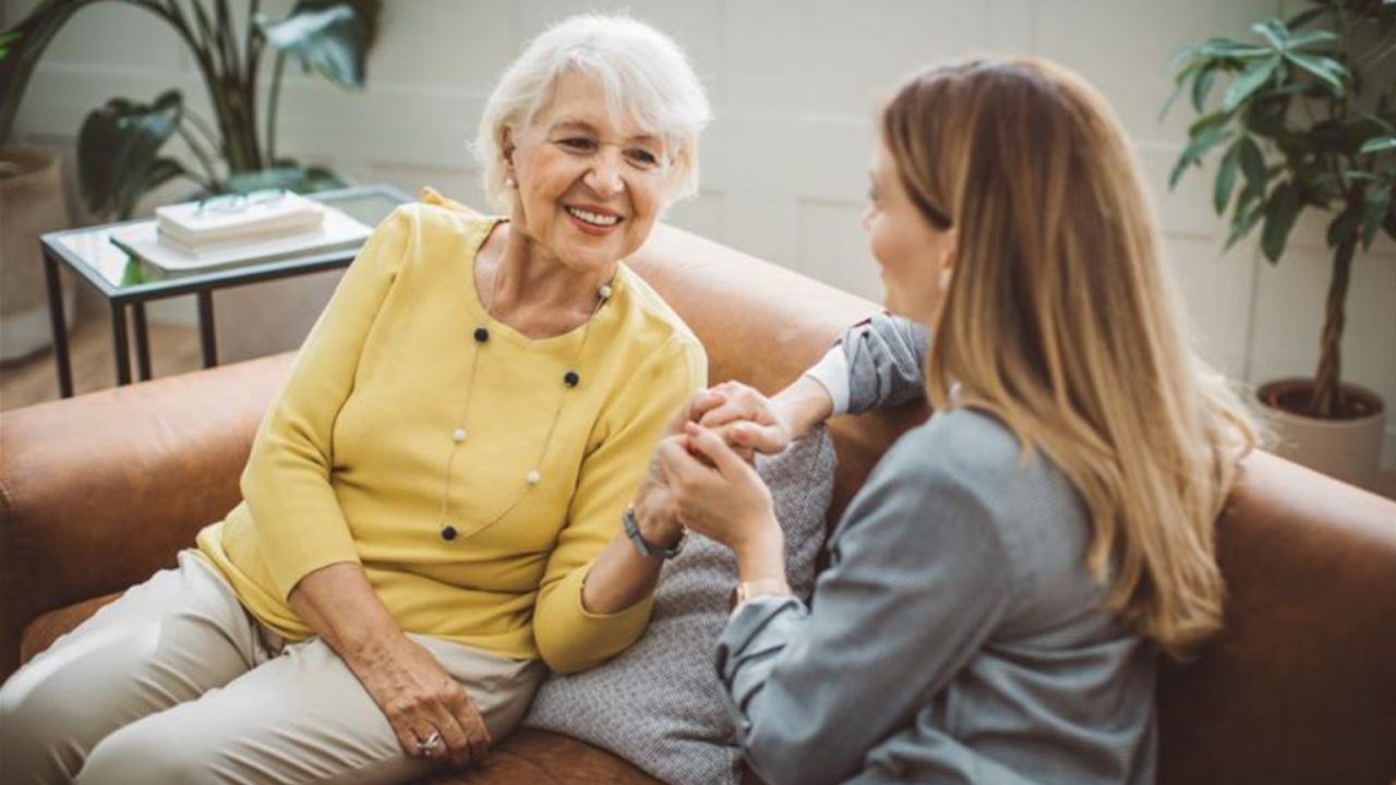 Orange lanza “Mayores Cuidados”, una solución integral de asistencia 24 horas para personas mayores