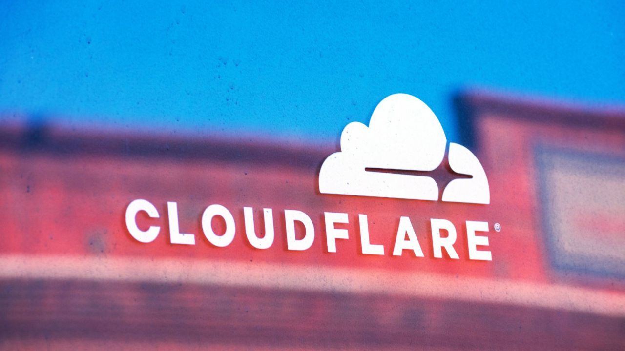 Cloudflare sufre una caída que impide el acceso a miles de webs a nivel global