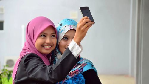 Malasia se suma a la ofensiva global e impide que los menores de 16 años usen redes sociales