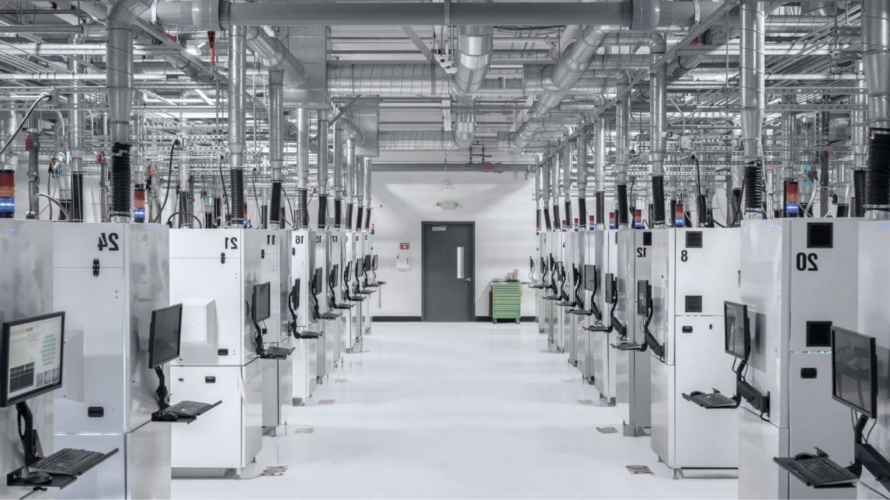 El Gobierno ultima una inversión de 2.350 millones para atraer a Diamond Foundry y montar una fábrica de sustratos de diamante para chips en Extremadura