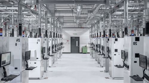 El Gobierno ultima una inversión de 2.350 millones para atraer a Diamond Foundry y montar una fábrica de sustratos de diamante para chips en Extremadura