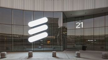 Ericsson cierra 2025 con un fuerte repunte del beneficio pese a la caída de ingresos