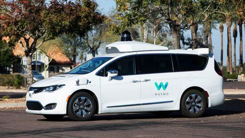 Waymo acelera su expansión global tras captar 16.000 millones de dólares
