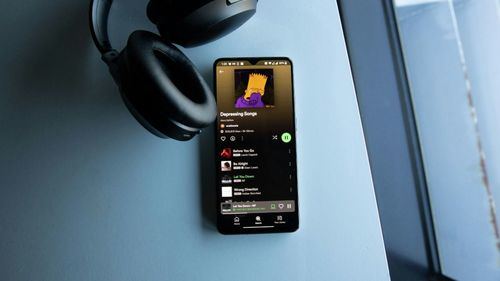 Spotify mejora el sistema de letras de canciones con traducciones, vista previa y acceso sin conexión
