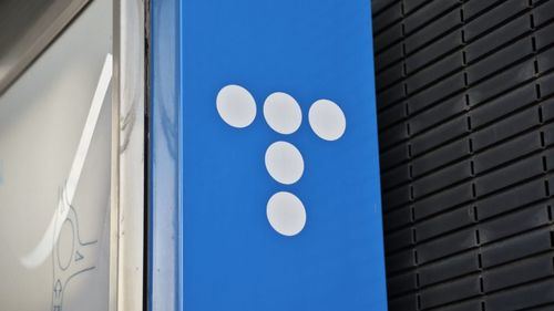 Telefónica vende su filial de Chile por 1.030 millones a NJJ y Milicom