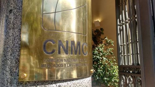 La CNMC abre nuevo expediente a Amazon y Apple por incumplir la sanción de 194 millones
