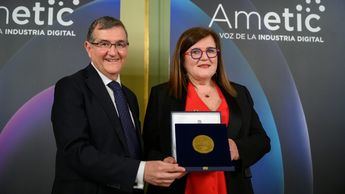 AMETIC premia a Teresa Riesgo con la XII Medalla de Oro por impulsar la I+D+i