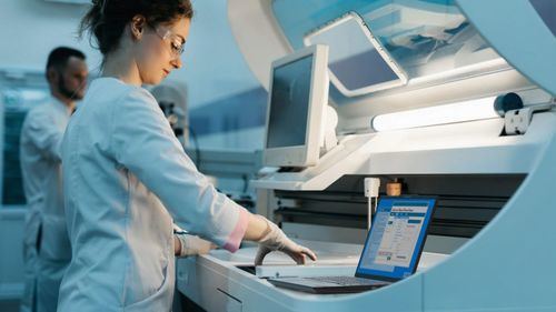 Lenovo rompe el techo de la autonomía con una batería de 1.000 Wh/L para portátiles