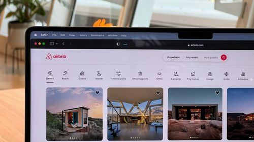 Airbnb tendrá que pagar 64 millones por publicar anuncios turísticos irregulares