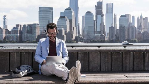 Vodafone lanza su eSIM global y mejora sus planes de roaming con nuevos bonos internacionales
