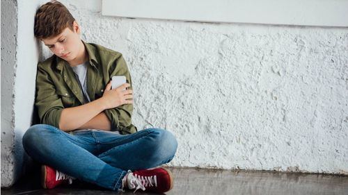 La tecnología impulsa el 62,7% de crisis de salud mental infantil en España