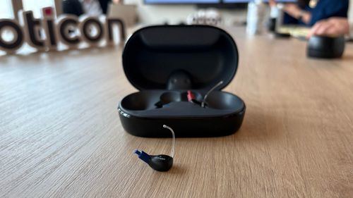 Oticon Zeal: así son los audífonos invisibles con IA que aspiran a convertirse en los más exclusivos del mercado
