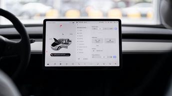 Las pantallas gigantes toman el coche: los displays ya son un 19% más grandes