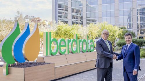 De izquierda a derecha, Mario Ruiz-Tagle, CEO de Iberdrola España, y José Miguel García, CEO de Vodafone España