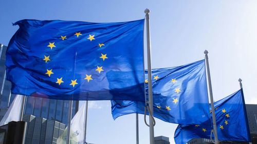 Bruselas obliga a Meta a reabrir gratuitamente WhatsApp a los asistentes de IA rivales