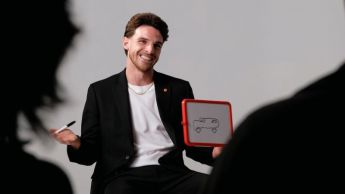 Xiaomi ficha a Declan Rice como embajador para preparar el desembarco de sus coches eléctricos en Europa