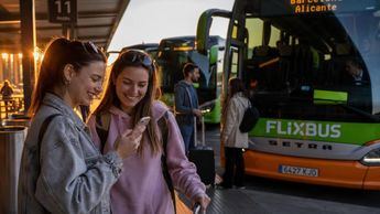 FlixBus integra ChatGPT y acelera el giro de la movilidad hacia la IA conversacional