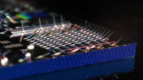 España impulsa su propia fábrica de chips fotónicos con 24,5 millones de inversión pública