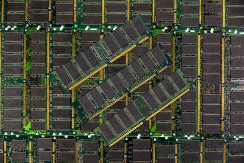 Samsung, Micron y SK Hynix se enfrentan a una demanda por inflar el precio de la memoria RAM