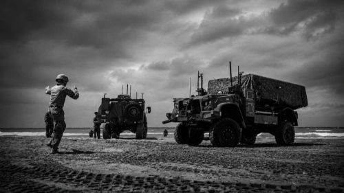 Los coches autónomos llegan a la guerra: más de 100 vehículos ya operan en Ucrania