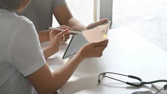 La UE alerta: retrasar la modernización de los datos sanitarios podría costar 252.000 millones de euros