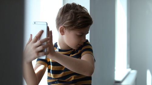 Bruselas prepara una ley para prohibir el acceso de los menores de 13 años a las redes sociales