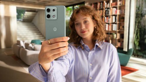 Motorola presenta el nuevo Edge 70 max con Snapdragon 8 Gen 5, cámara Sony potenciada por IA y 7.100 mAh